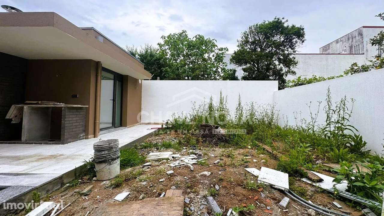 Moradia V3 Nova c/ Jardim em Valadares (Praias) - Grande imagem: 4/33