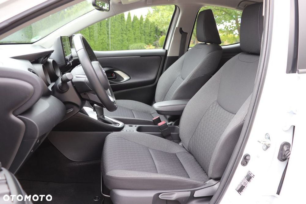 Toyota Yaris 1.5 VVT-i Team Deutschland - 10
