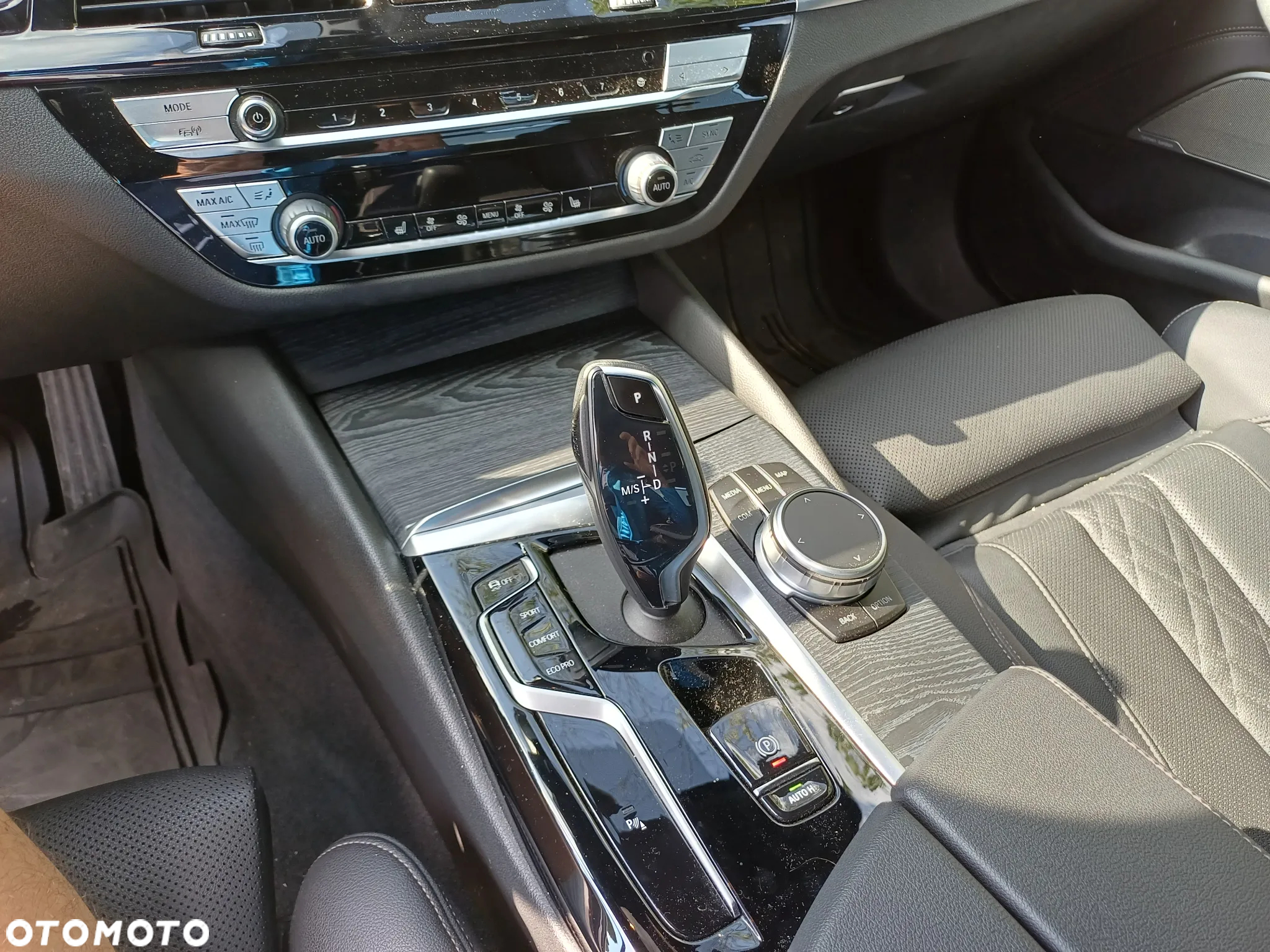 BMW Seria 5 518d - 11