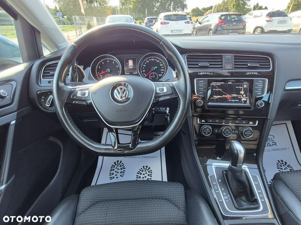 Volkswagen Golf - 22
