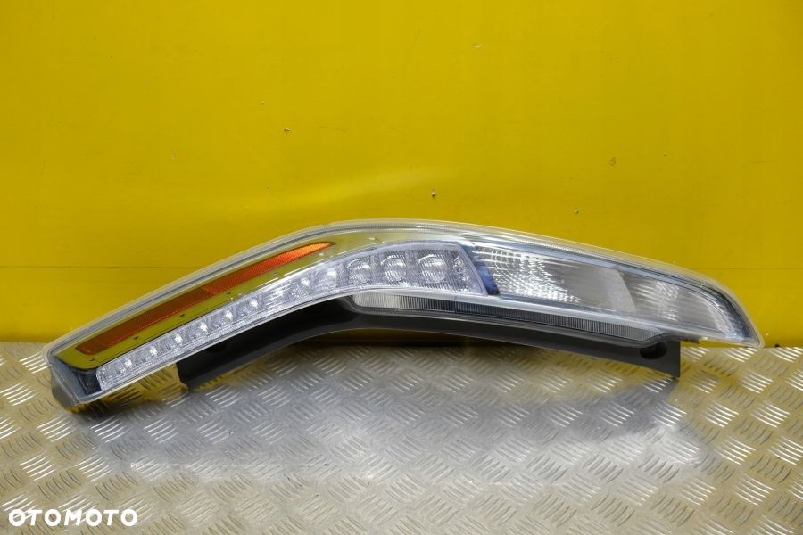 NISSAN LEAF 2013-2015 LAMPA TYŁ TYLNA PRAWA USA