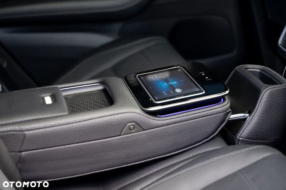 Mercedes-Benz GLS - 39