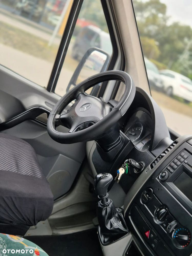 Mercedes-Benz Sprinter - 24