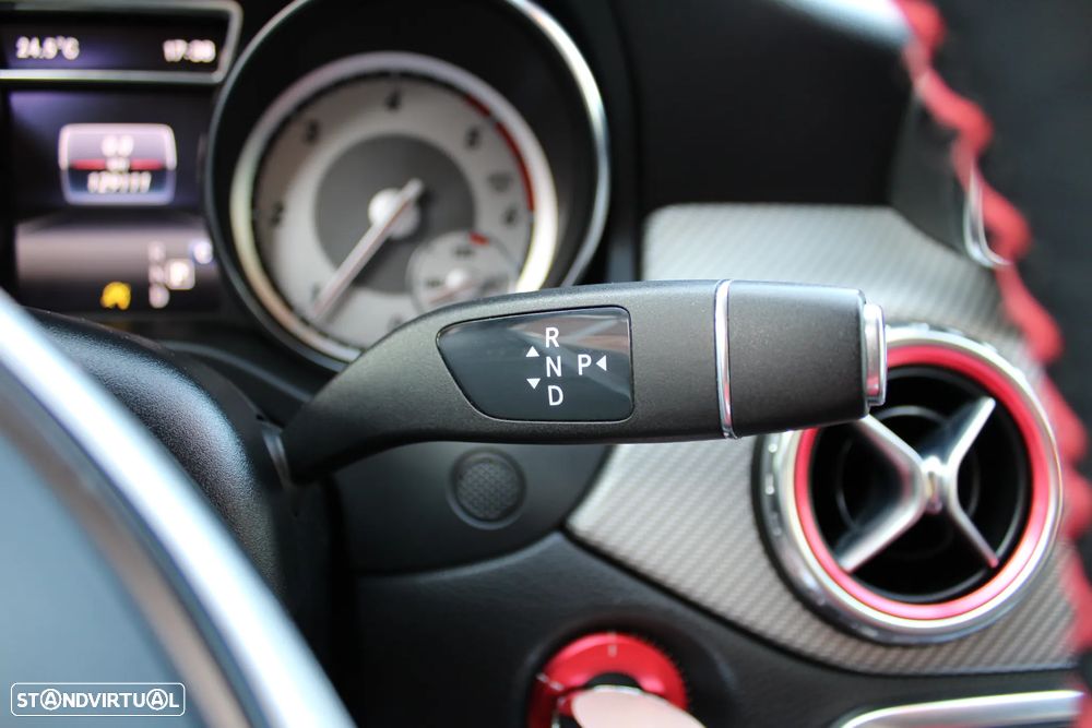 Mercedes-Benz GLA 180 d 7G-DCT Urban - 20