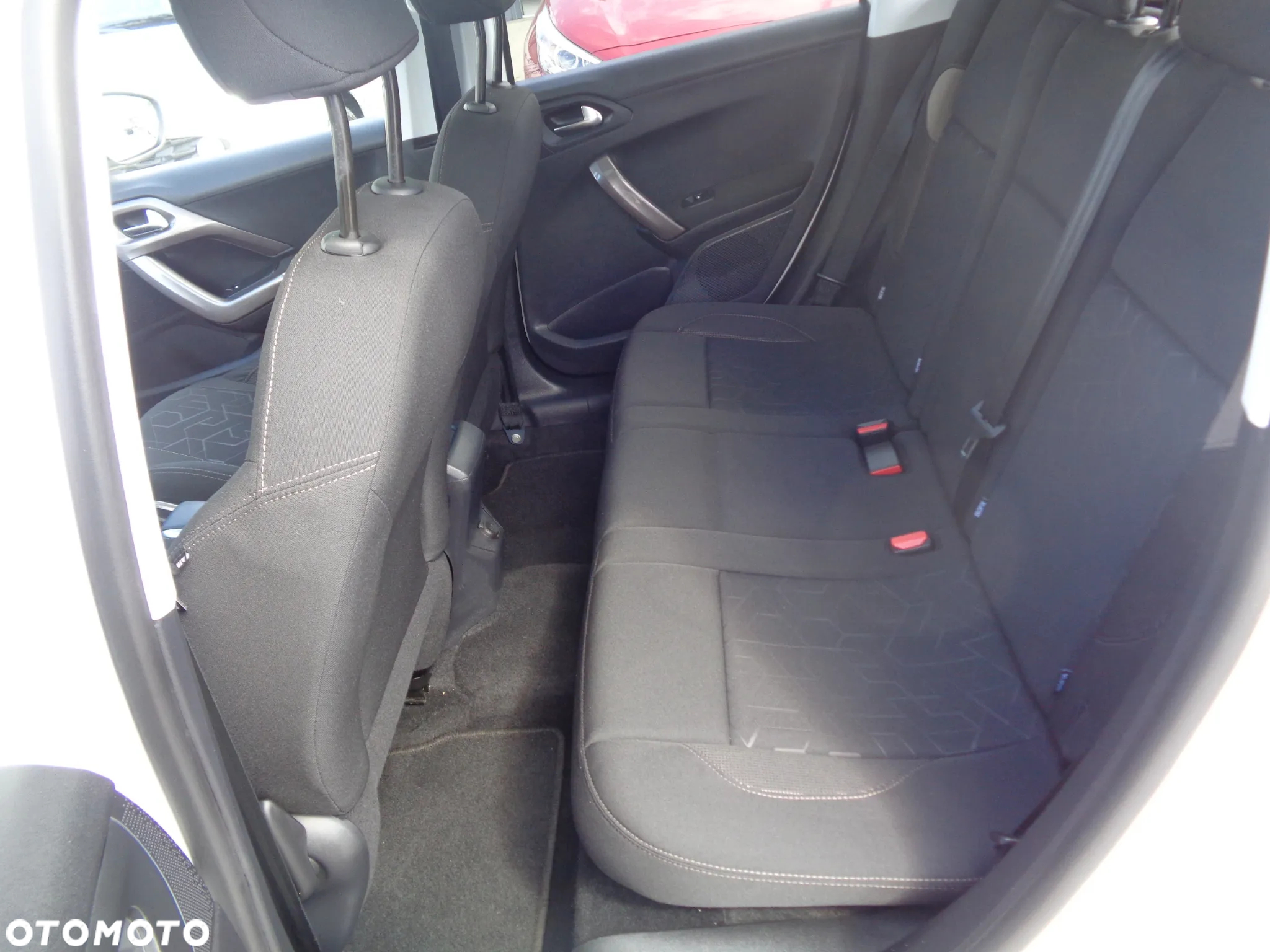 Peugeot 2008 1.2 Pure Tech Style - 16