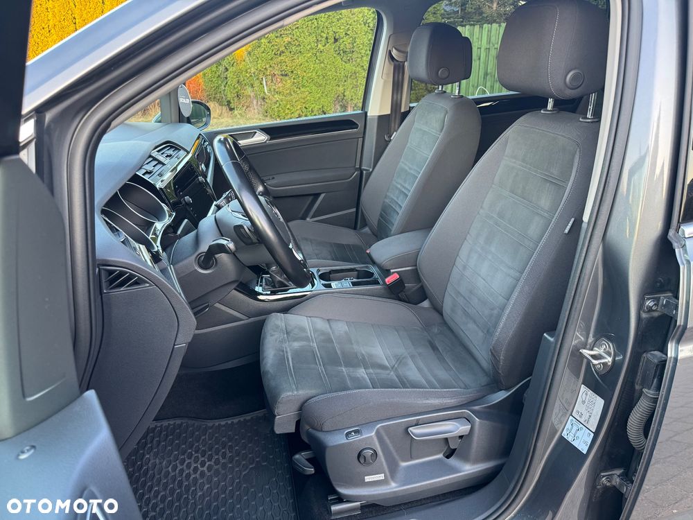 Volkswagen Touran - 19