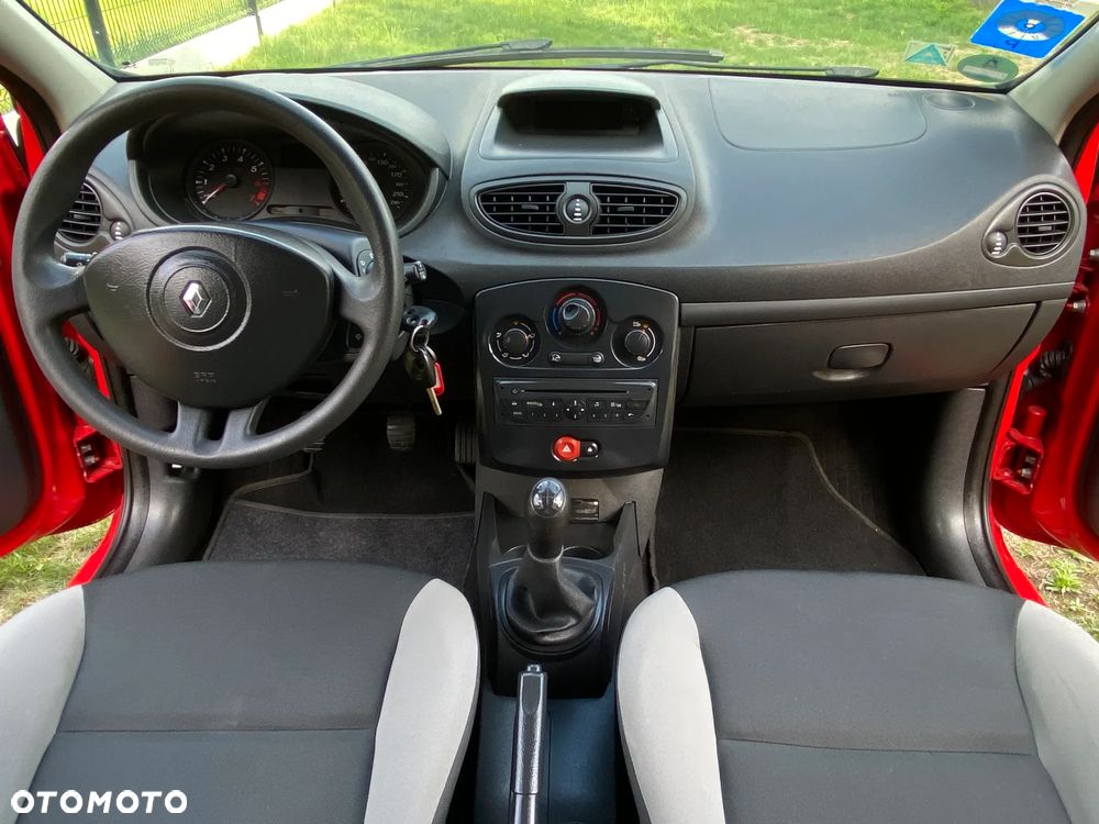 Renault Clio 1.2 16V 75 Dynamique - 22