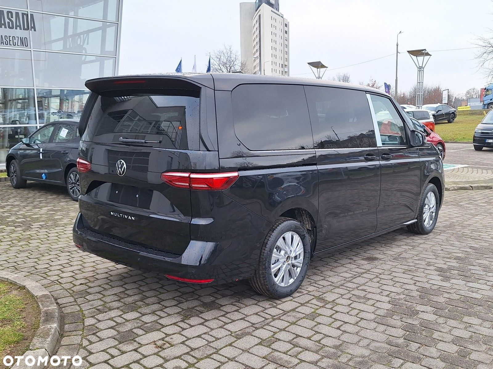 Volkswagen Multivan - 12