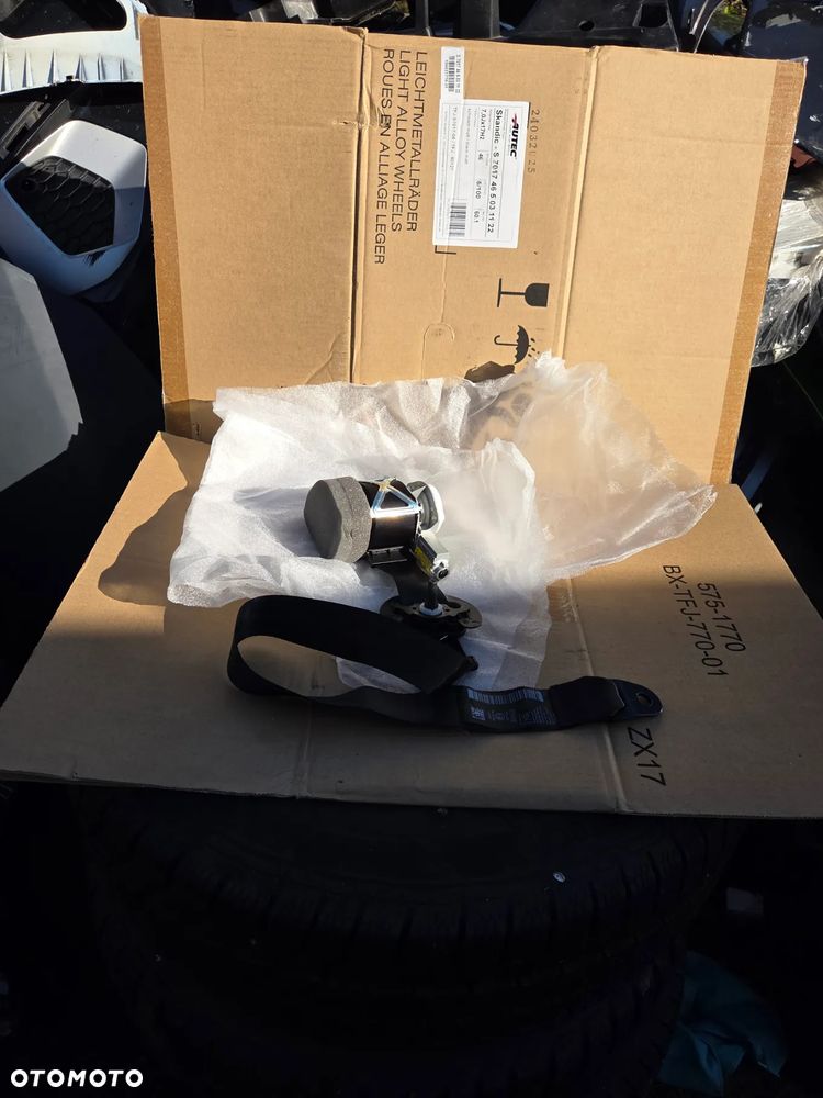 Pas bezpieczeństwa lewy przód przedni Citroen C4 Cactus 98009786XX 34142152 - 1