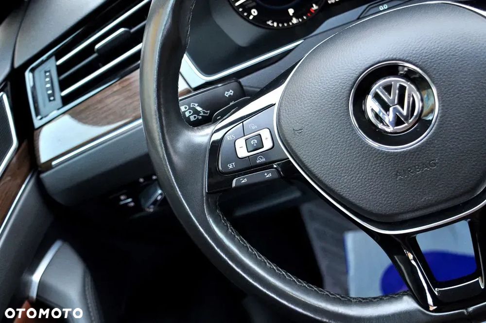 Volkswagen Passat 2.0 TSI BMT 4Mot Highline DSG - 17