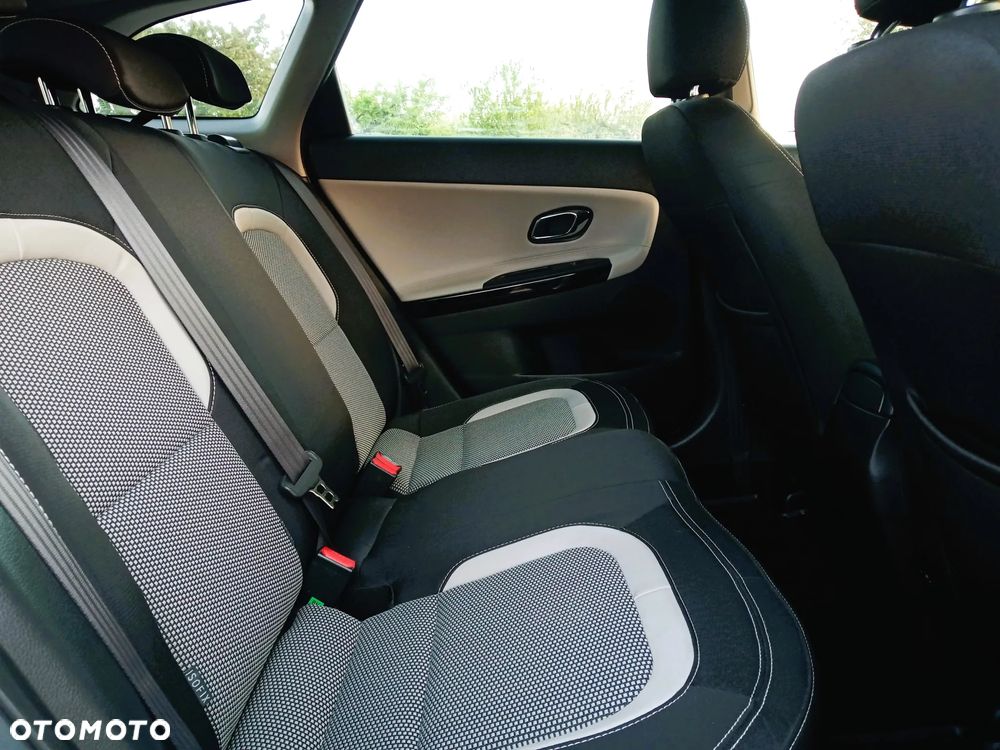 Kia Ceed - 9