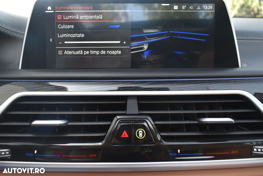 BMW Seria 7 730d xDrive MHEV - 29