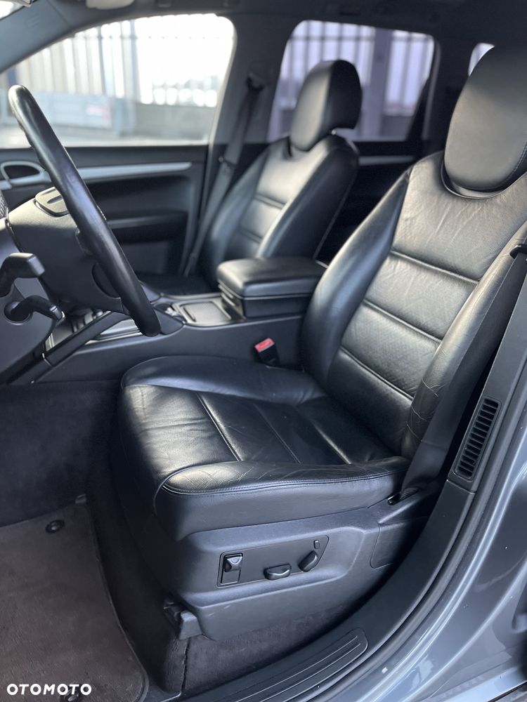 Porsche Cayenne - 23