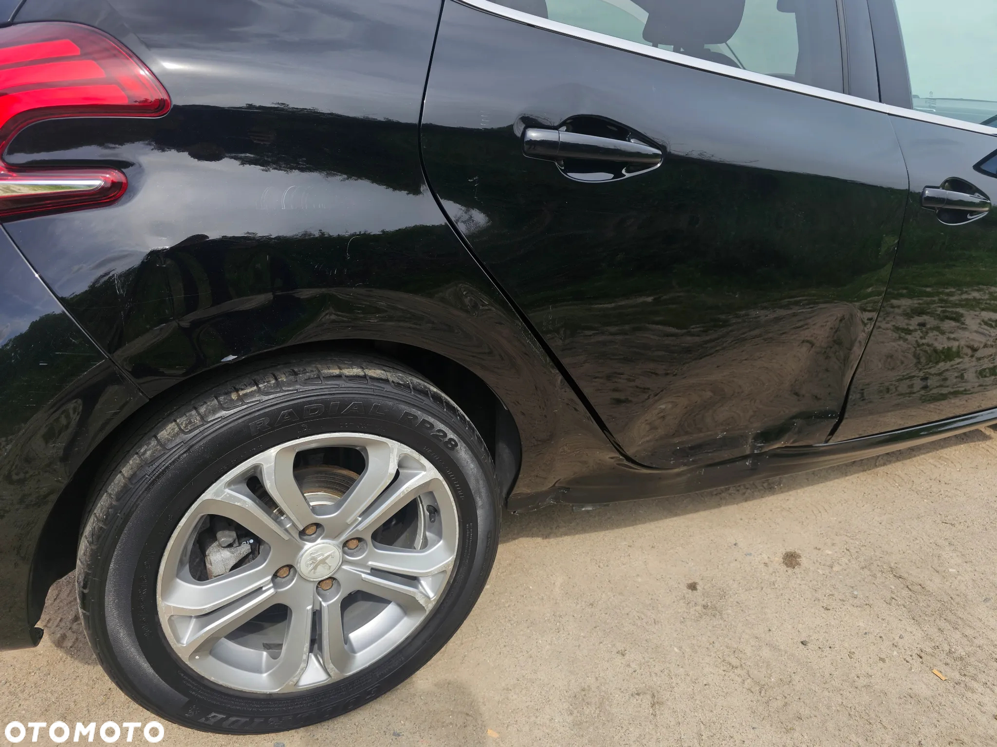 Peugeot 208 1.2 PureTech GPF Signature S&S EAT6 - 19