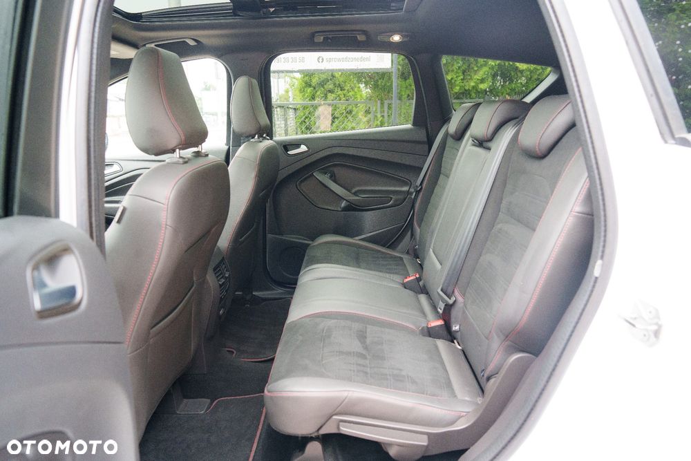 Ford Kuga 1.5 EcoBoost 2x4 ST-Line - 12