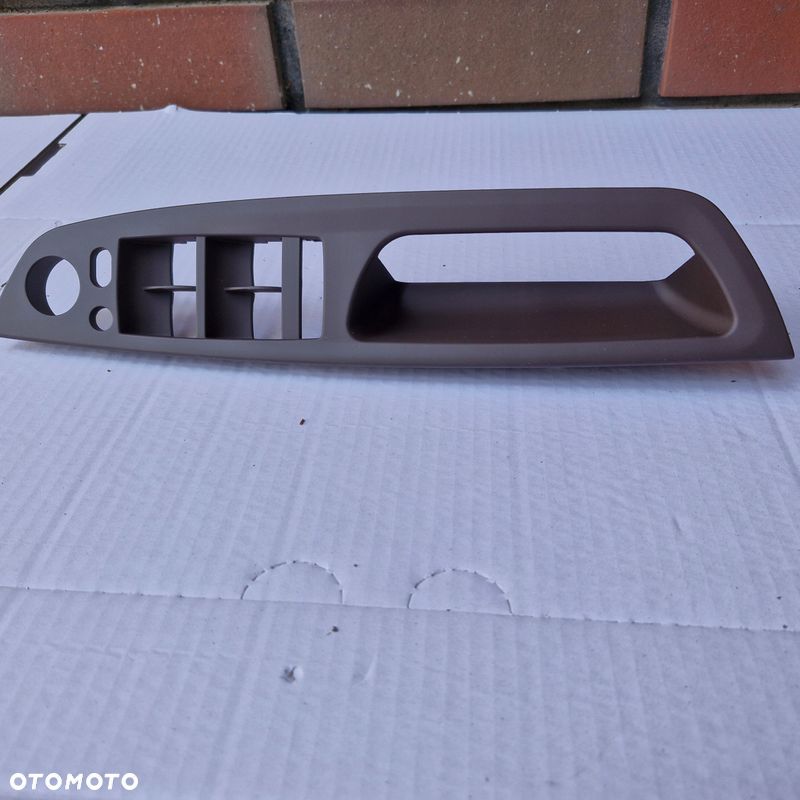Uchwyt Boczka Drzwi MOKA 51416975797 Do BMW X5 E70 X6 E71