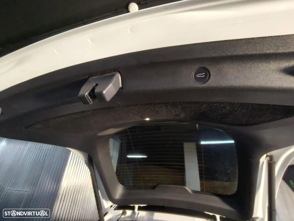 Tesla Model Y RWD - 18