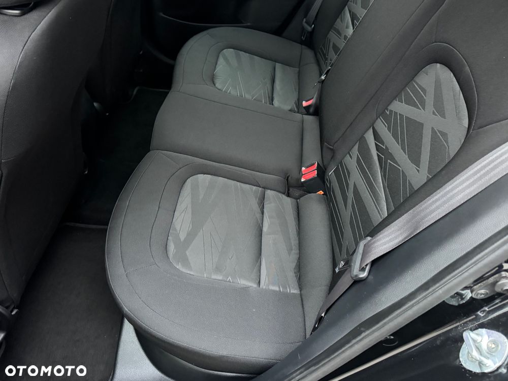 Kia Ceed 1.6 GDI Vision - 38