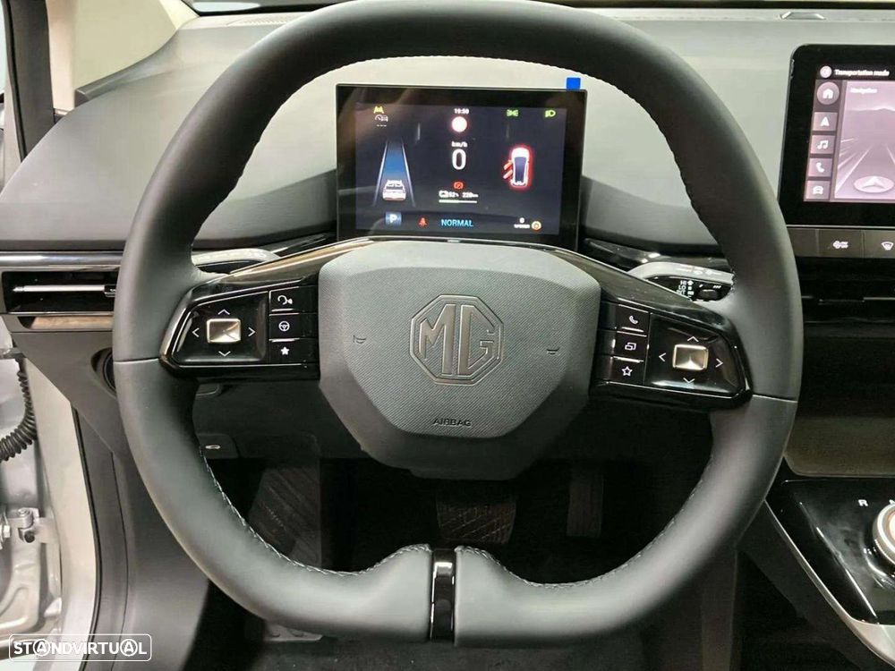 MG MG4 64 kWh Luxury - 10