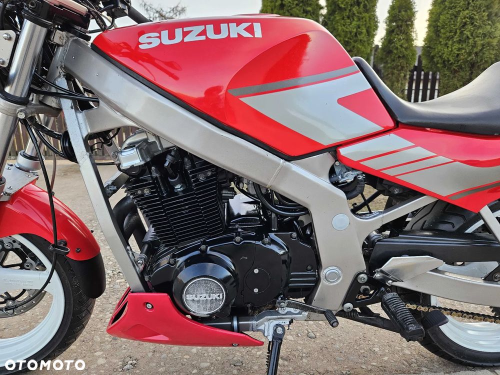Suzuki GS - 9