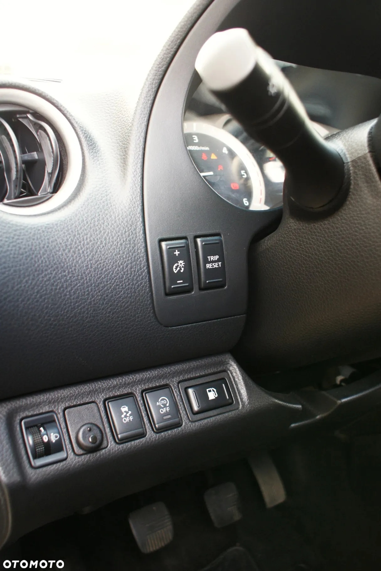 Nissan NAVARA - 22