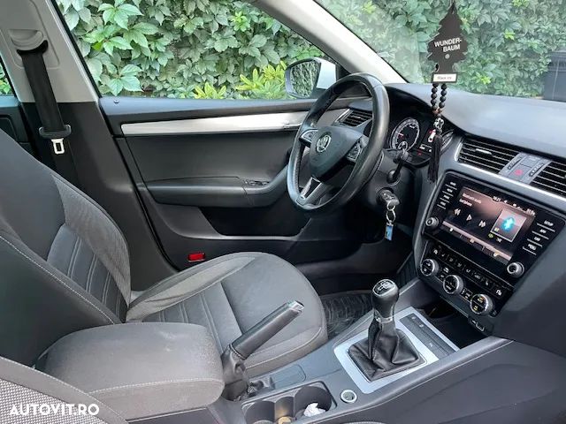 Skoda Octavia Combi Diesel 1.6 TDI Style - 13