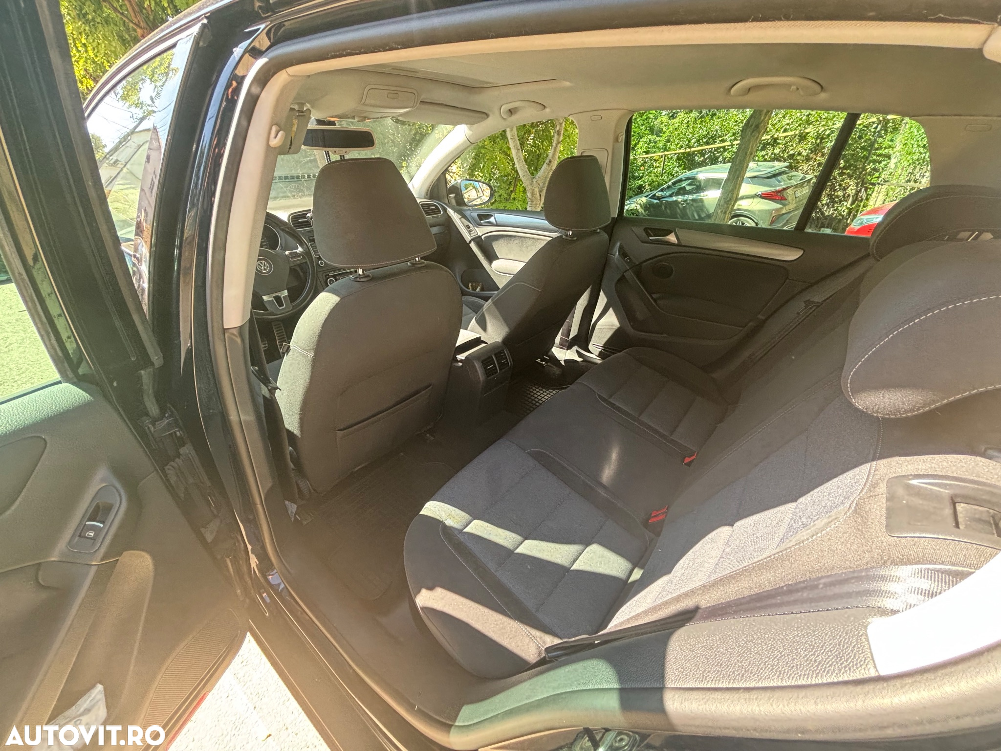 Volkswagen Golf - 6