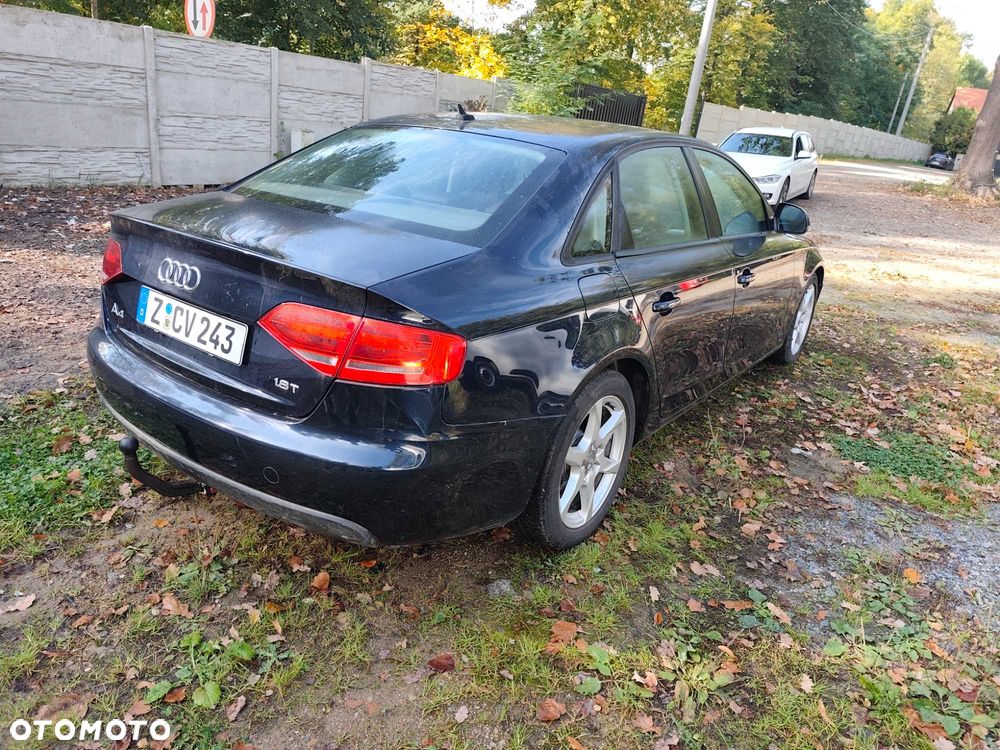 Audi A4 Limousine - 3