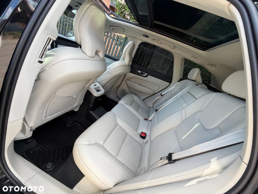 Volvo XC 60 T8 Plug-In Hybrid AWD Inscription - 33
