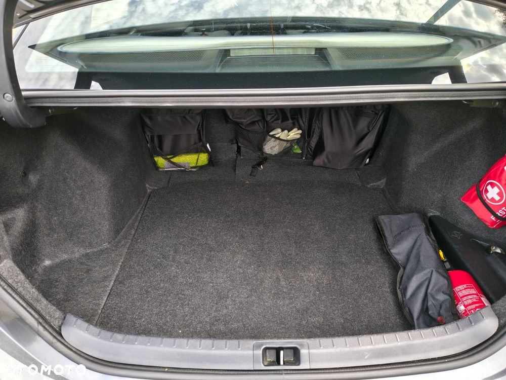 Toyota Corolla 1.6 Comfort - 19