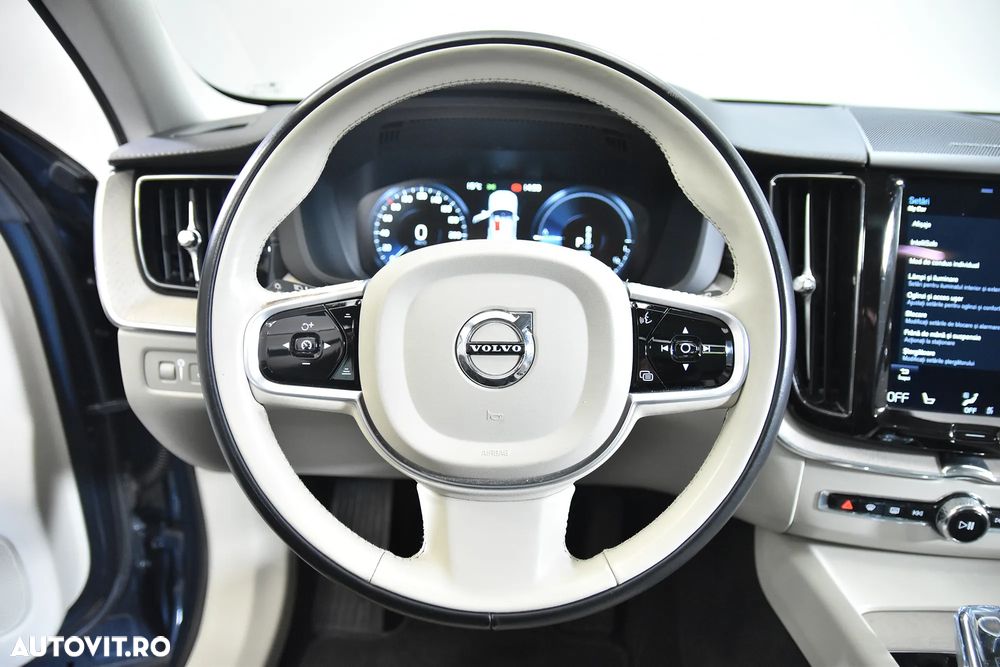 Volvo XC 60 T8 AWD Recharge Geartronic Inscription - 17