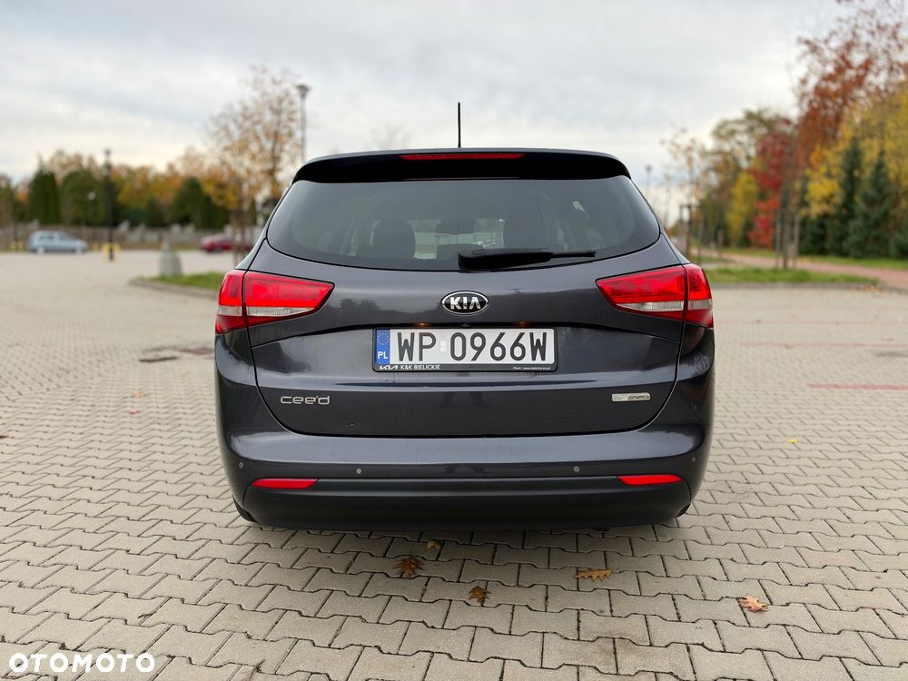 Kia Ceed 1.6 CRDi 136 ISG Platinum Edition - 6