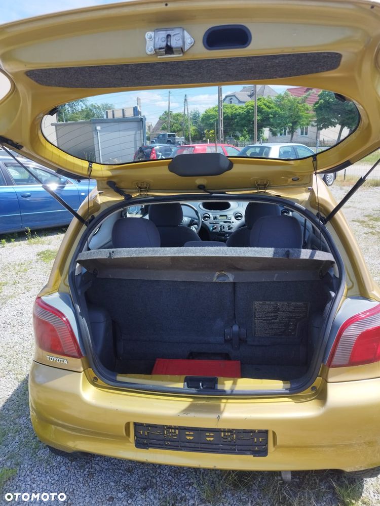 Toyota Yaris - 16