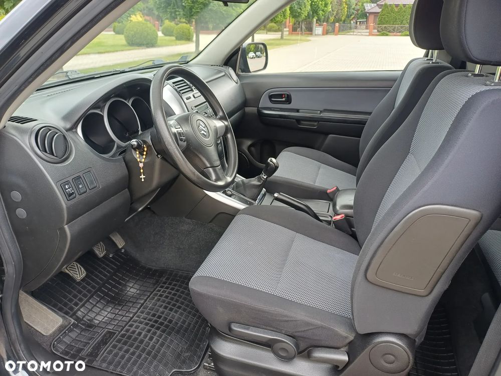Suzuki Grand Vitara 1.6 - 12