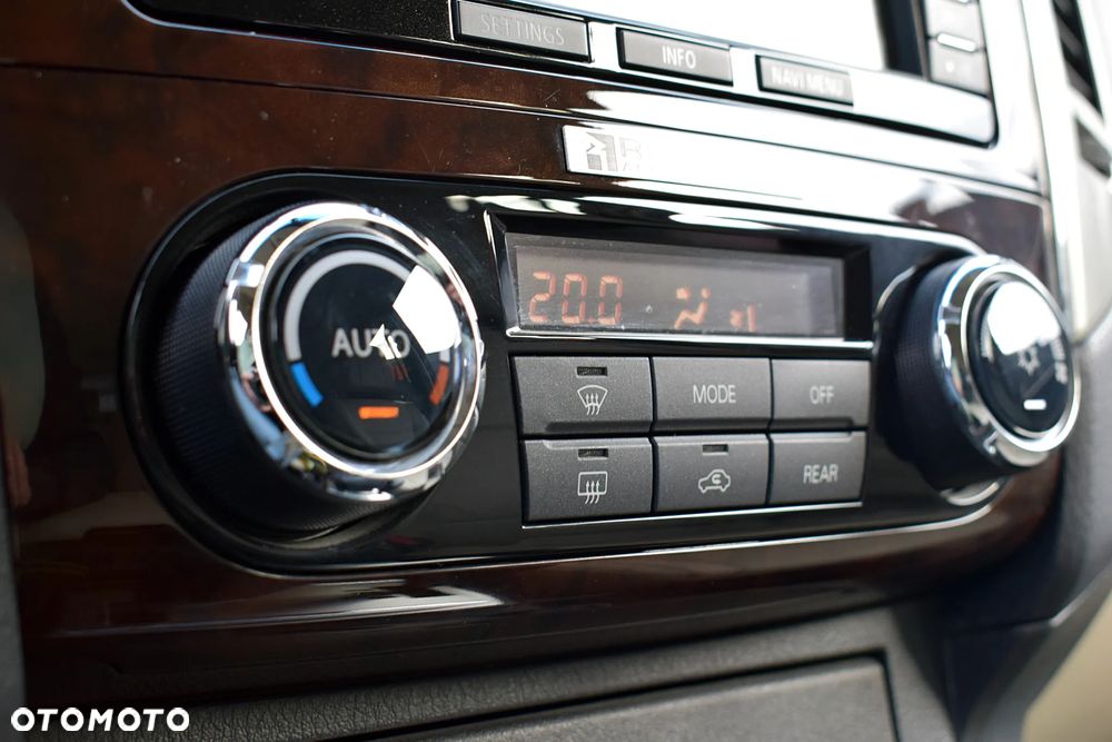 Mitsubishi Pajero - 13