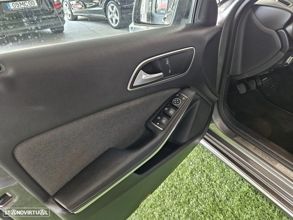 Mercedes-Benz A 180 CDI (BlueEFFICIENCY) - 13