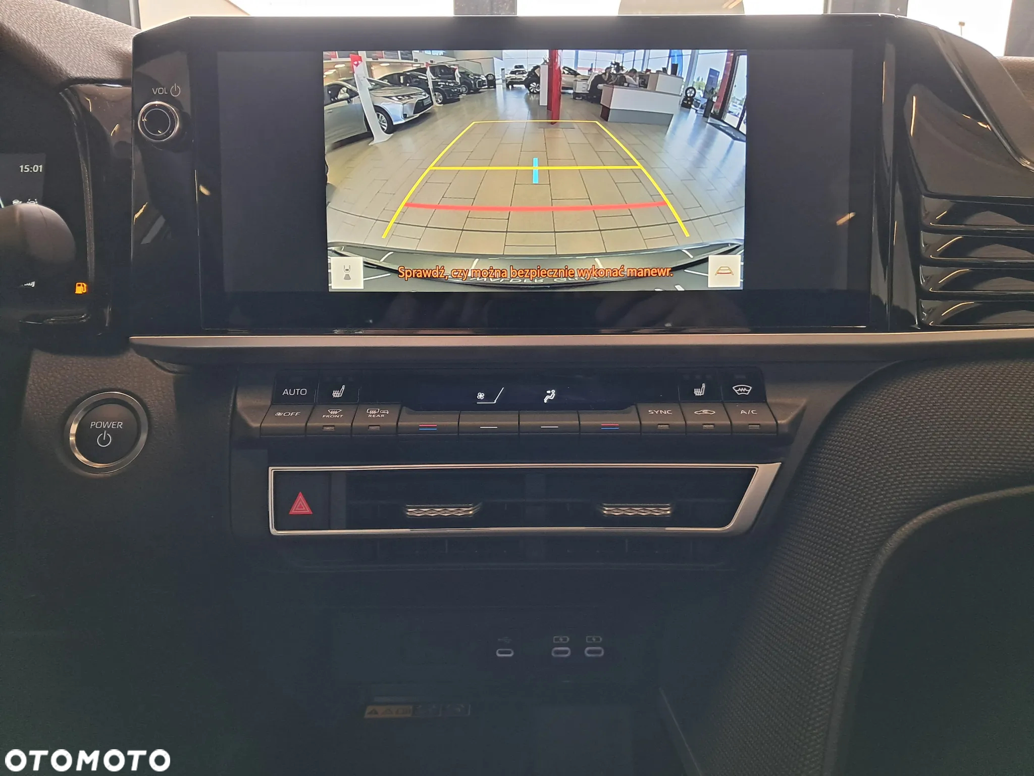 Toyota Camry 2.5 Hybrid Dynamic Force Comfort e-CVT - 16