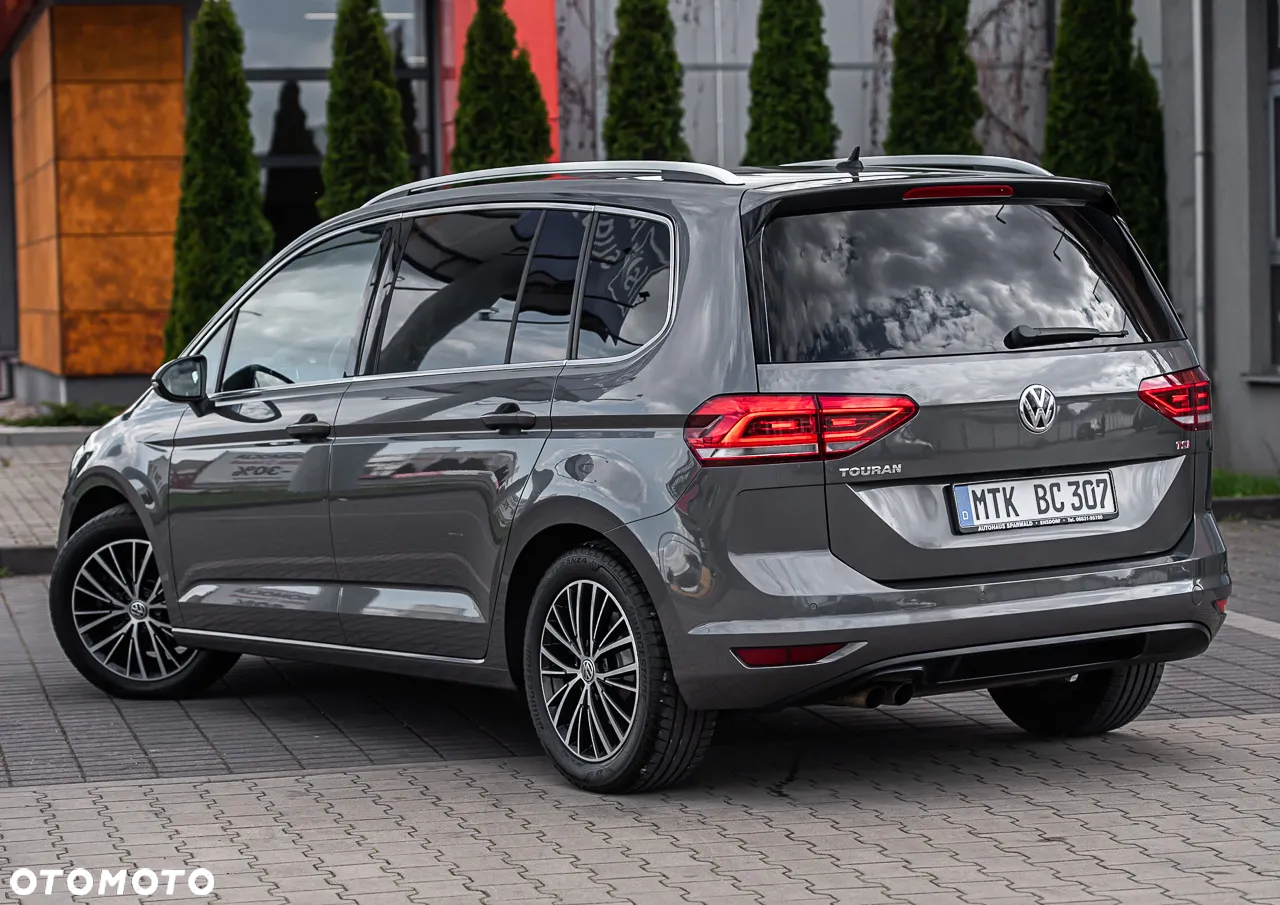 Volkswagen Touran 1.8 TSI BMT Highline DSG - 9