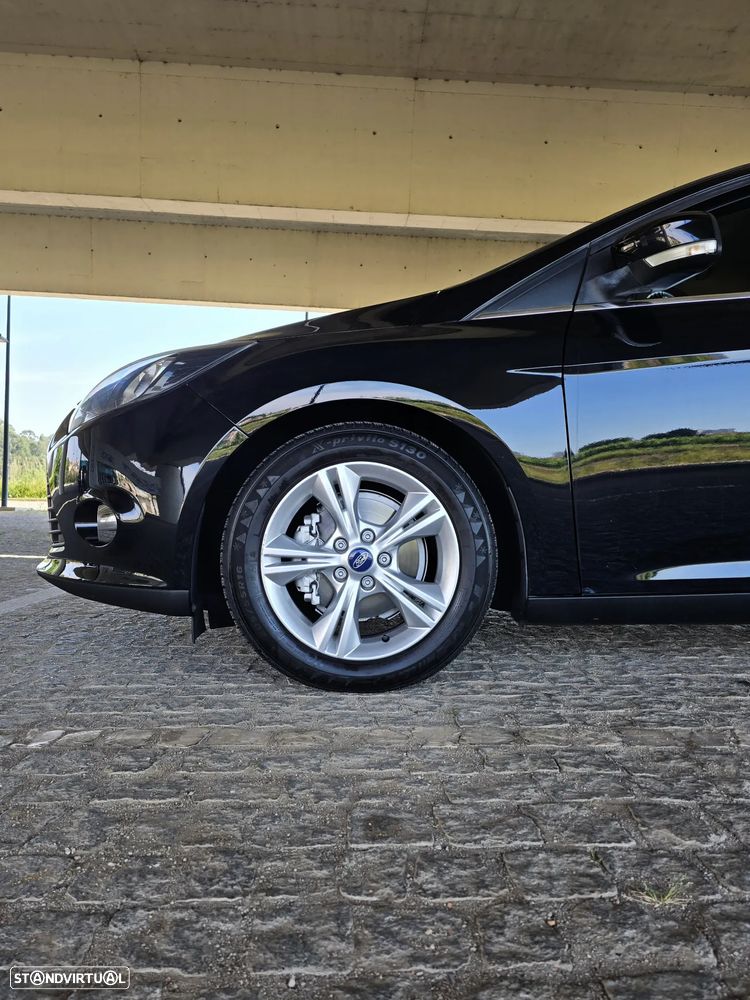 Ford Focus 1.0 EcoBoost S&S Champions Edition - 14