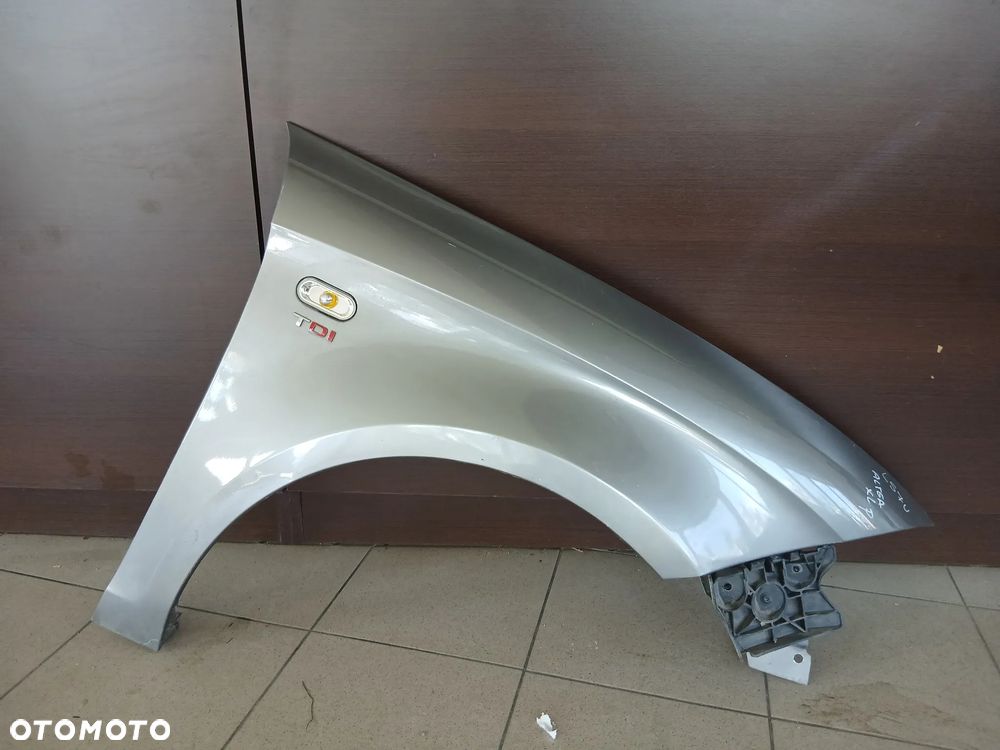 Seat Altea Xl Błotnik Przód Przedni Prawy Kod Lakieru LS7U - 1
