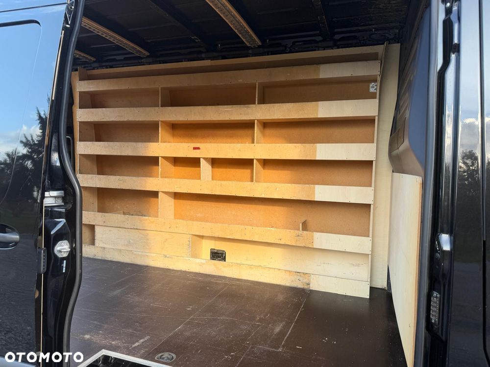 Mercedes-Benz Sprinter - 18