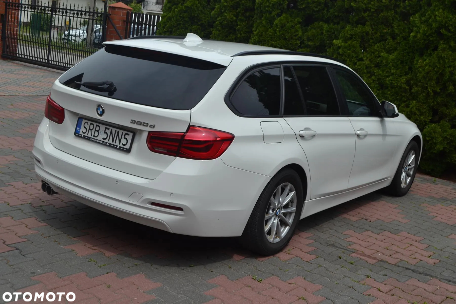 BMW Seria 3 320d Touring Luxury Line - 11