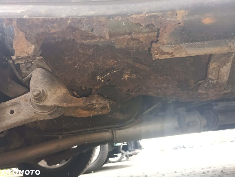 Suzuki Grand Vitara 2.0 - 17