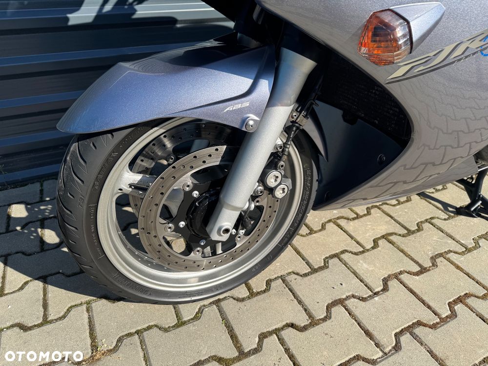 Yamaha FJR - 17