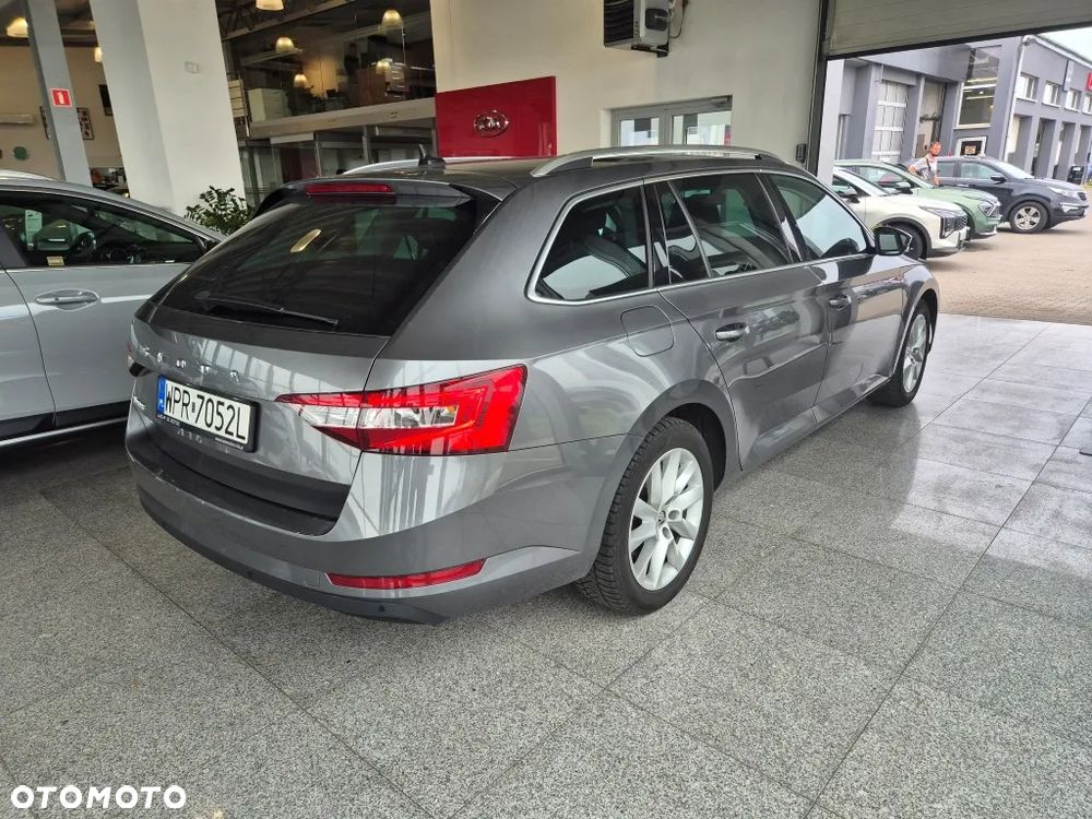 Skoda Superb 2.0 TDI SCR Ambition DSG - 10