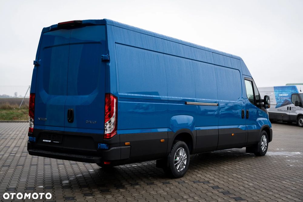 Iveco 35S18H V 3.0 Diesel 180 KM MT6 Furgon L4H2 - 15