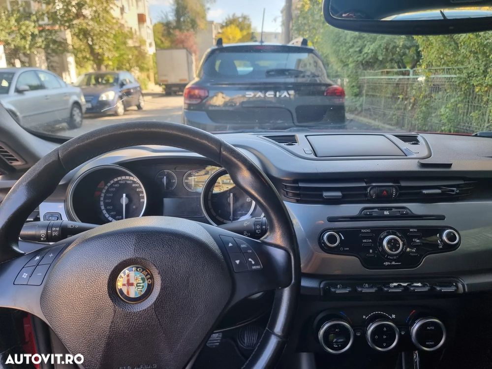 Alfa Romeo Giulietta 1.6 JTDM 16V - 10