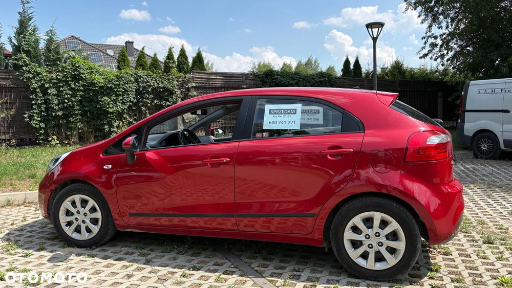 Kia Rio 1.2 L - 16