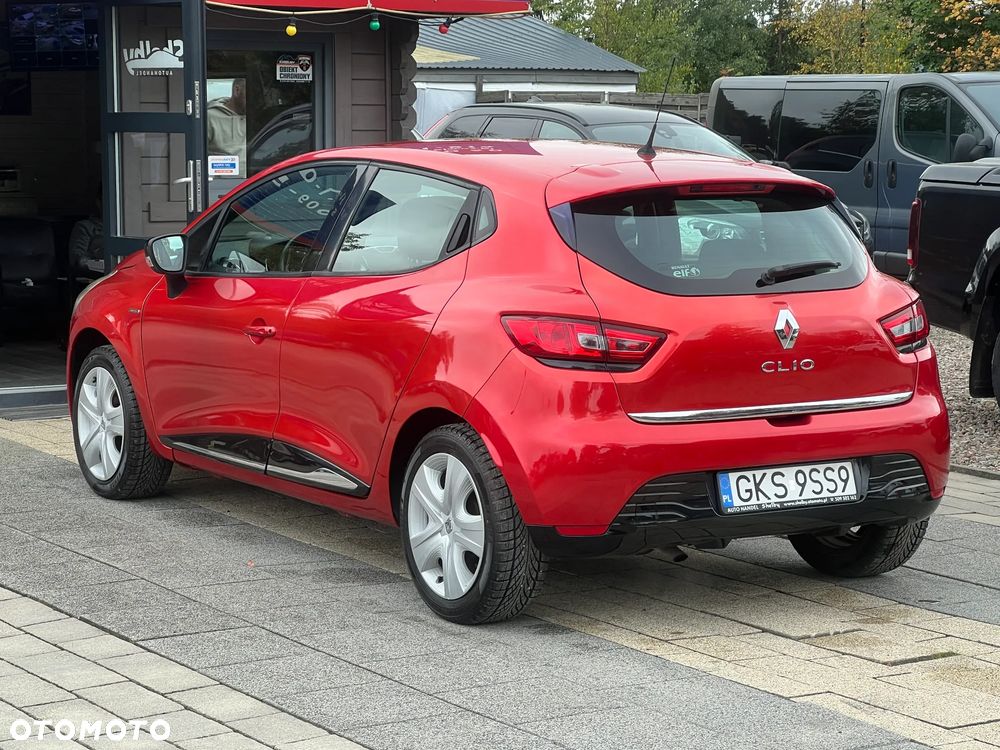 Renault Clio 1.2 16V 75 Life - 8