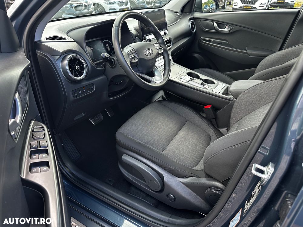 Hyundai KONA Premium - 25